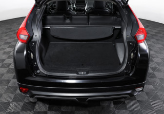 Подержанный автомобиль Mitsubishi Eclipse Cross 2018 года (10 фото)