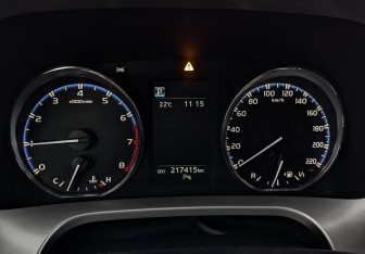 Подержанный автомобиль Toyota RAV4 2017 года (16 фото)