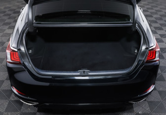 Подержанный автомобиль Lexus ES 2020 года (10 фото)