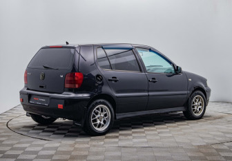 Подержанный автомобиль Volkswagen Polo Hatchback 2000 года (5 фото)