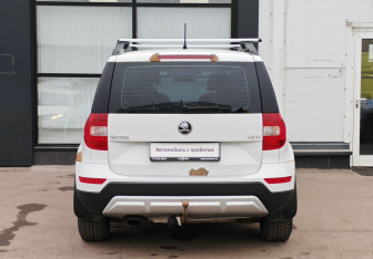 Подержанный автомобиль Skoda Yeti 2015 года (6 фото)