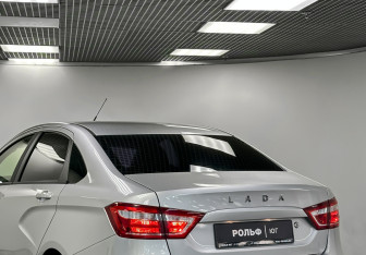 Подержанный автомобиль LADA (ВАЗ) Vesta Sedan 2016 года (21 фото)