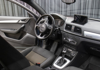 Подержанный автомобиль Audi Q3 2012 года (11 фото)