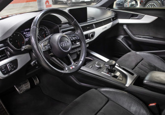 Подержанный автомобиль Audi A4 Sedan 2016 года (16 фото)