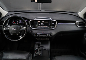 Подержанный автомобиль Kia Sorento 2019 года (9 фото)