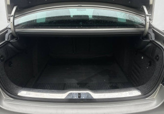 Подержанный автомобиль Skoda Superb Liftback 2010 года (15 фото)