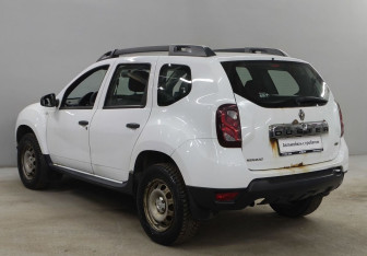 Подержанный автомобиль Renault Duster 2016 года (7 фото)