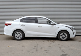 Подержанный автомобиль Kia Rio Sedan 2021 года (4 фото)