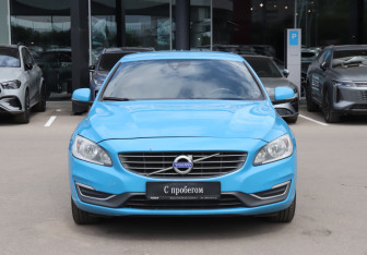 Подержанный автомобиль Volvo S60 2014 года (2 фото)