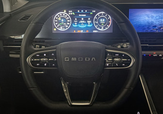 Подержанный автомобиль Omoda C5 2023 года (15 фото)