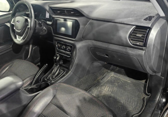 Подержанный автомобиль Chery Tiggo 3 2017 года (9 фото)