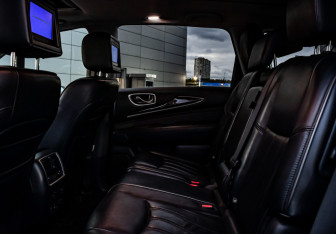 Подержанный автомобиль Infiniti QX60 2014 года (11 фото)