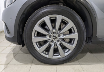 Подержанный автомобиль Mercedes-Benz GLC Coupe 2019 года (12 фото)