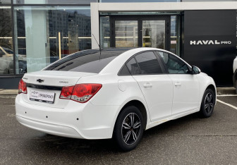 Подержанный автомобиль Chevrolet Cruze Sedan 2014 года (5 фото)