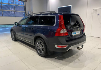 Подержанный автомобиль Volvo XC70 2012 года (6 фото)