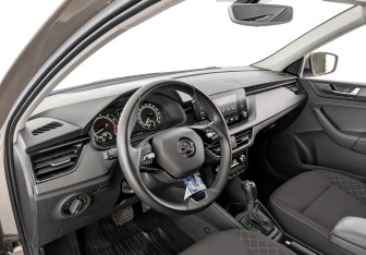 Подержанный автомобиль Skoda Rapid Liftback 2020 года (16 фото)