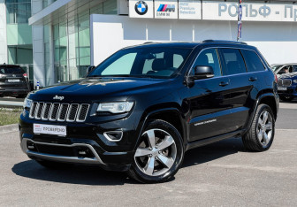Подержанный автомобиль Jeep Grand Cherokee 2014 года (10 фото)