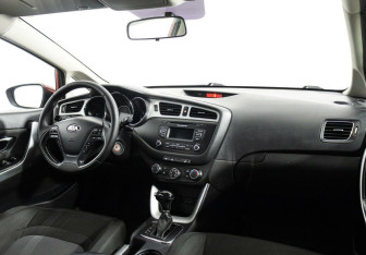 Подержанный автомобиль Kia Ceed Wagon 2013 года (5 фото)