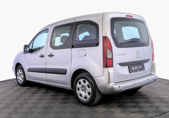 Подержанный автомобиль Peugeot Partner 2021 года (7 фото)