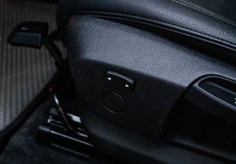 Подержанный автомобиль BMW X1 2017 года (14 фото)