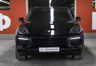 Подержанный автомобиль Porsche Cayenne 2021 года (2 фото)