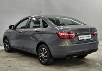 Подержанный автомобиль LADA (ВАЗ) Vesta Sedan 2017 года (7 фото)