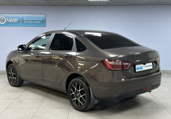 Подержанный автомобиль LADA (ВАЗ) Vesta Sedan 2018 года (7 фото)