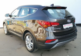 Подержанный автомобиль Hyundai Santa Fe 2017 года (7 фото)
