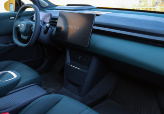 Подержанный автомобиль Zeekr X 2023 года (7 фото)