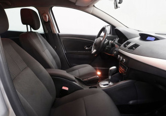 Подержанный автомобиль Renault Megane Hatchback 2012 года (9 фото)