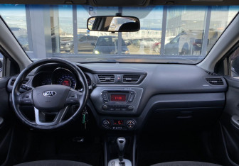 Подержанный автомобиль Kia Rio Sedan 2013 года (10 фото)
