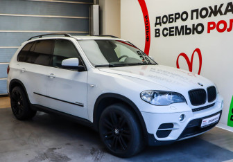 Подержанный автомобиль BMW X5 2013 года (3 фото)