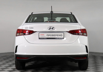 Подержанный автомобиль Hyundai Solaris Sedan 2021 года (6 фото)