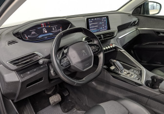 Подержанный автомобиль Peugeot 5008 Suv 2021 года (13 фото)