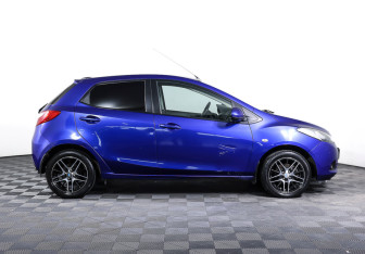 Подержанный автомобиль Mazda 2 Hatchback 2008 года (4 фото)