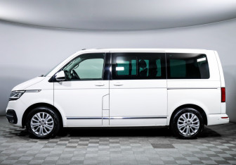 Подержанный автомобиль Volkswagen Multivan 2020 года (8 фото)