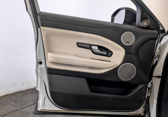 Подержанный автомобиль Land Rover Range Rover Evoque 2015 года (19 фото)