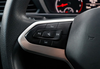 Подержанный автомобиль Volkswagen Caddy Compactvan 2021 года (17 фото)