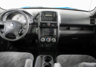 Подержанный автомобиль Honda CR-V 2004 года (11 фото)