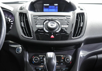 Подержанный автомобиль Ford Kuga 2013 года (8 фото)