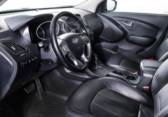 Подержанный автомобиль Hyundai ix35 2014 года (12 фото)