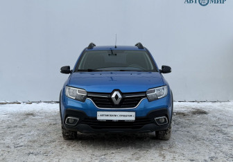 Подержанный автомобиль Renault Sandero 2021 года (2 фото)