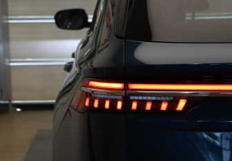 Подержанный автомобиль Geely Monjaro 2024 года (32 фото)