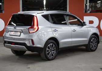 Подержанный автомобиль Geely Emgrand X7 2019 года (5 фото)