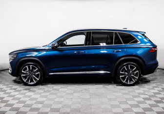 Подержанный автомобиль Geely Monjaro 2023 года (8 фото)