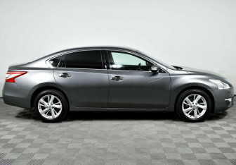 Подержанный автомобиль Nissan Teana 2015 года (4 фото)
