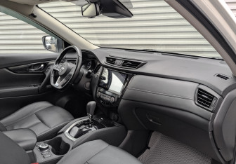 Подержанный автомобиль Nissan X-Trail 2020 года (11 фото)