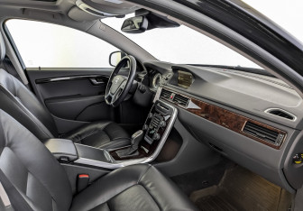 Подержанный автомобиль Volvo S80 2013 года (11 фото)