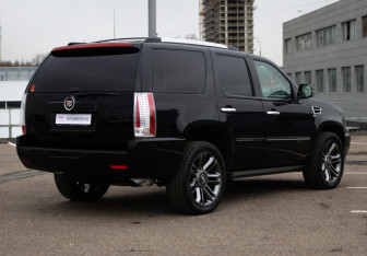 Подержанный автомобиль Cadillac Escalade Suv 2010 года (5 фото)