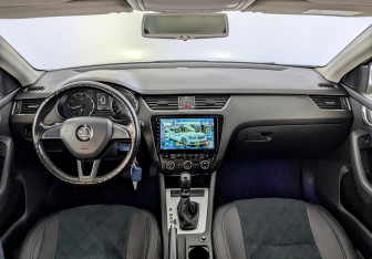 Подержанный автомобиль Skoda Octavia Liftback 2016 года (14 фото)